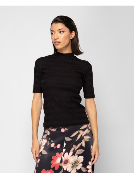 BLACK BLOUSE